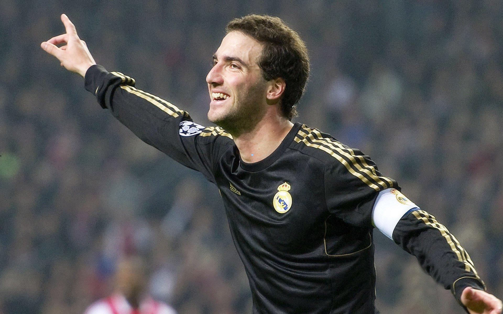 不伦瑞克对阵沙尔克04,主场气势与客场韧性的战术博弈,比分预测揭晓