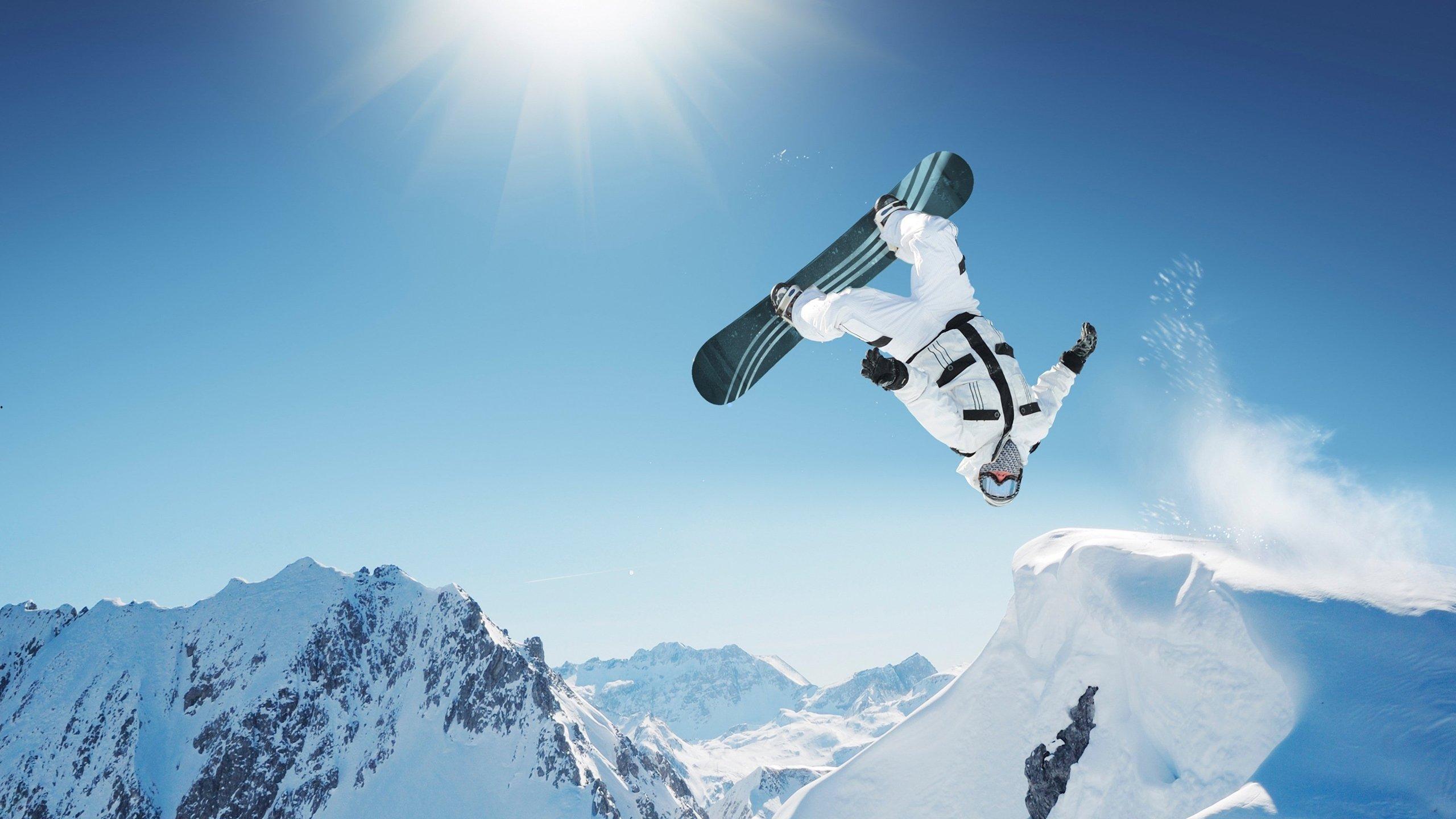 中国足彩网|欧冠历史被他改写！拜仁魔翼横空出世，四场三球击碎质疑，身价半年暴涨十二倍！
